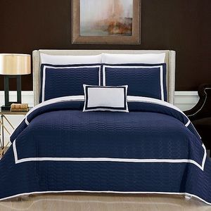Luxury Hotel Collection Queen Navy Quilt Set